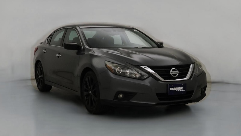 2017 Nissan Altima SR Hero Image