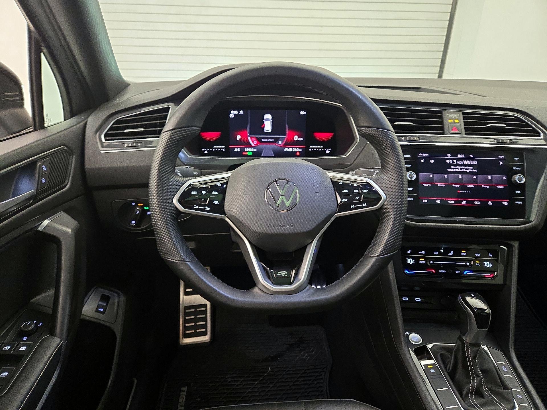 Thumbnail: 2022 Volkswagen Tiguan - 10