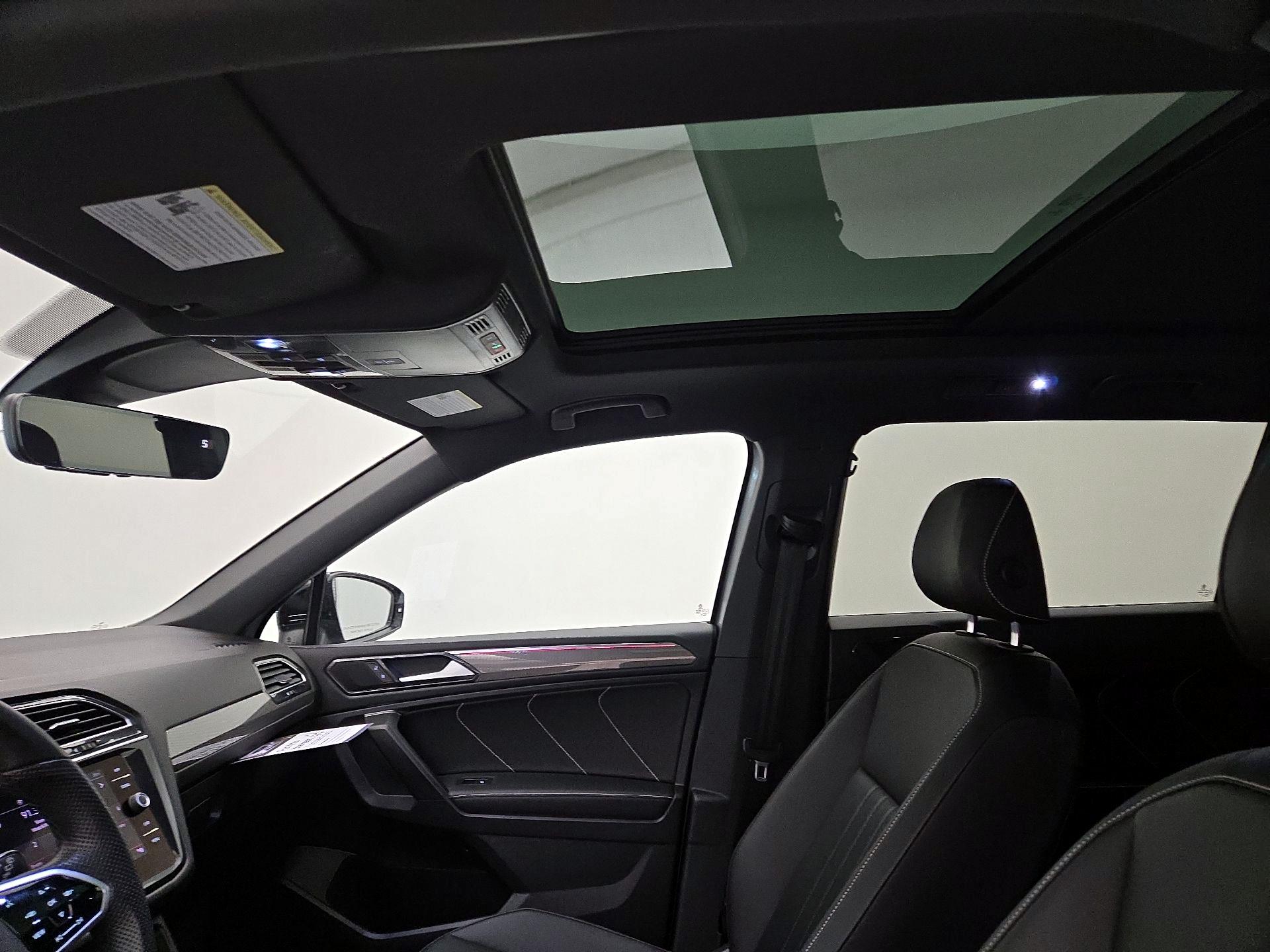 Thumbnail: 2022 Volkswagen Tiguan - 19