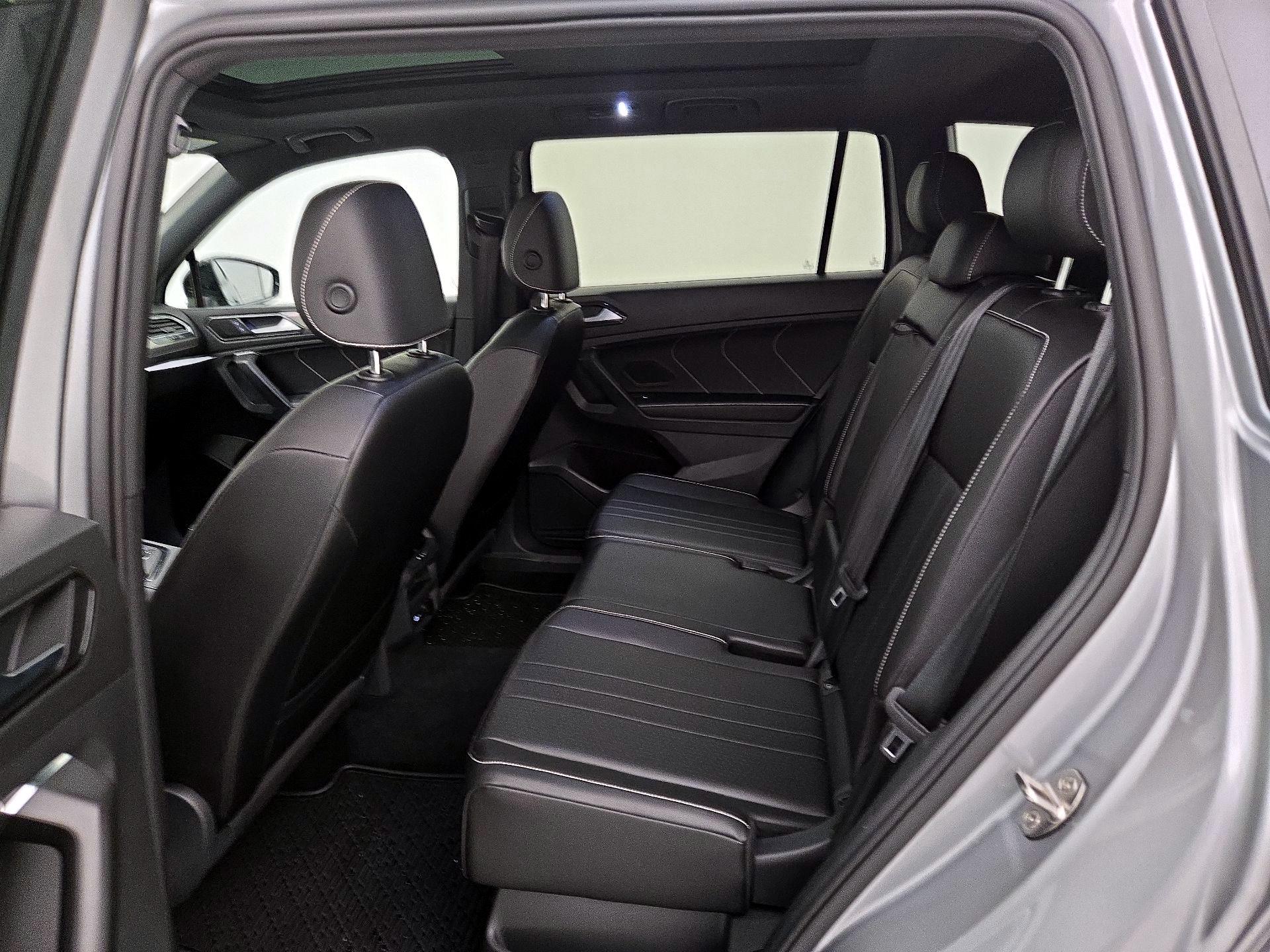 Thumbnail: 2022 Volkswagen Tiguan - 20