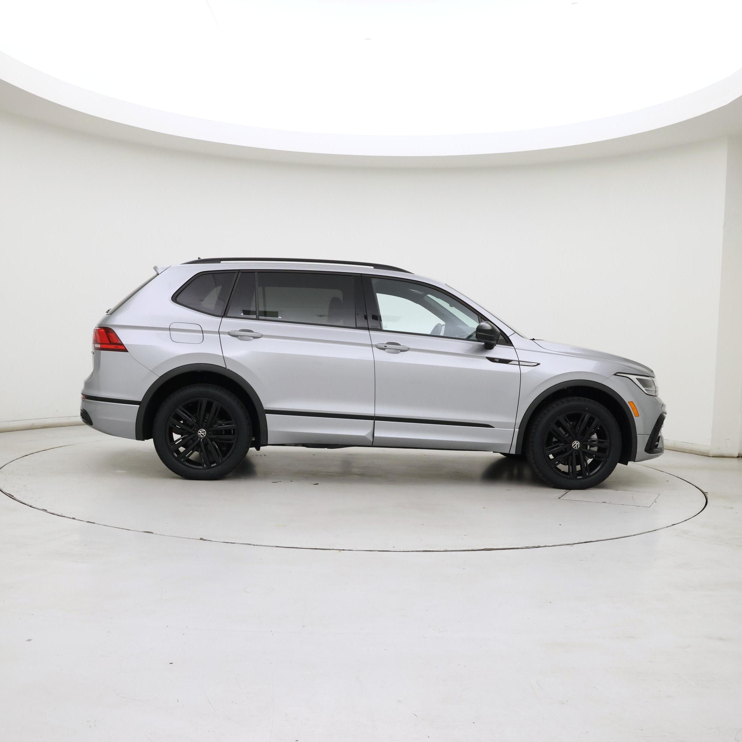 Thumbnail: 2022 Volkswagen Tiguan - 7