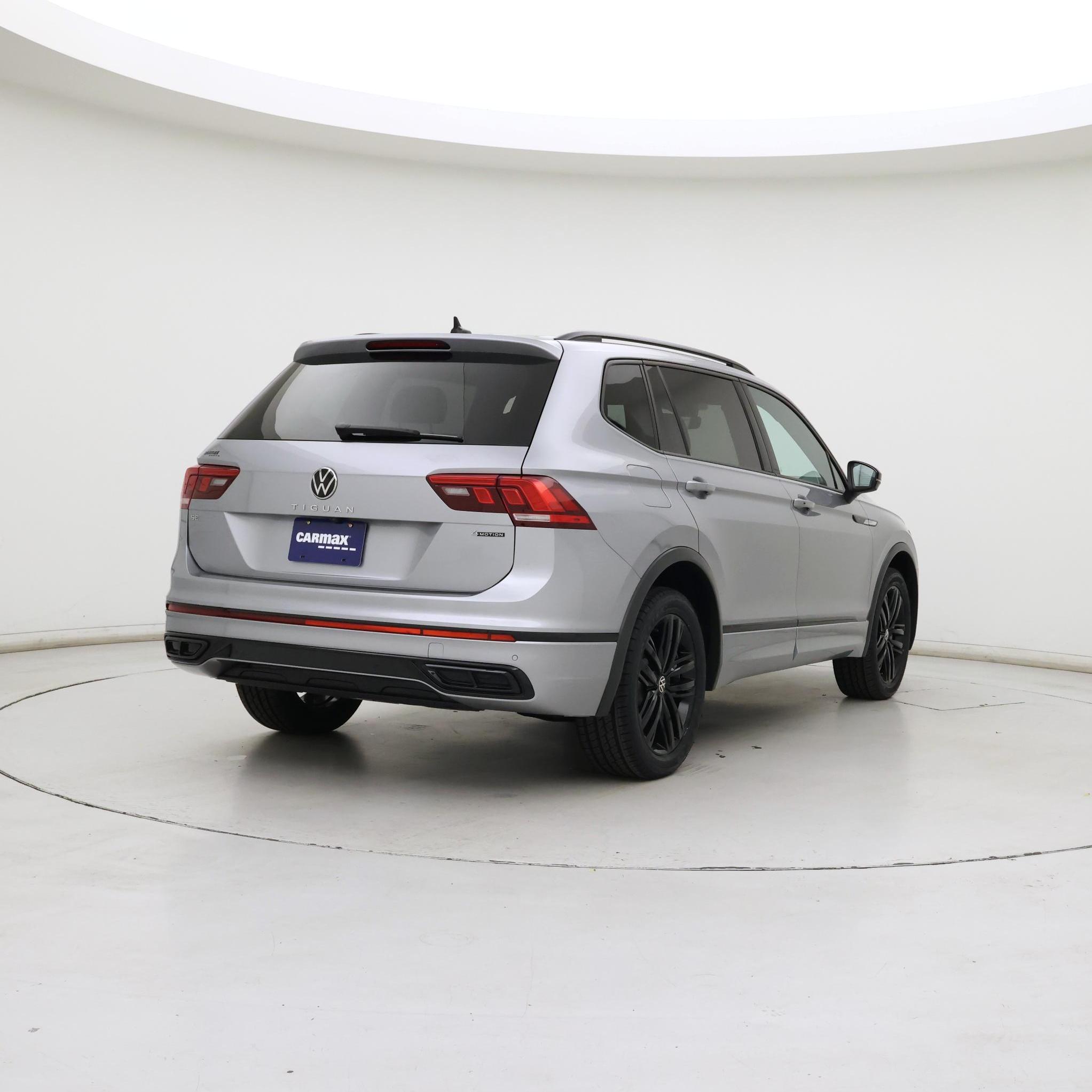Thumbnail: 2022 Volkswagen Tiguan - 8