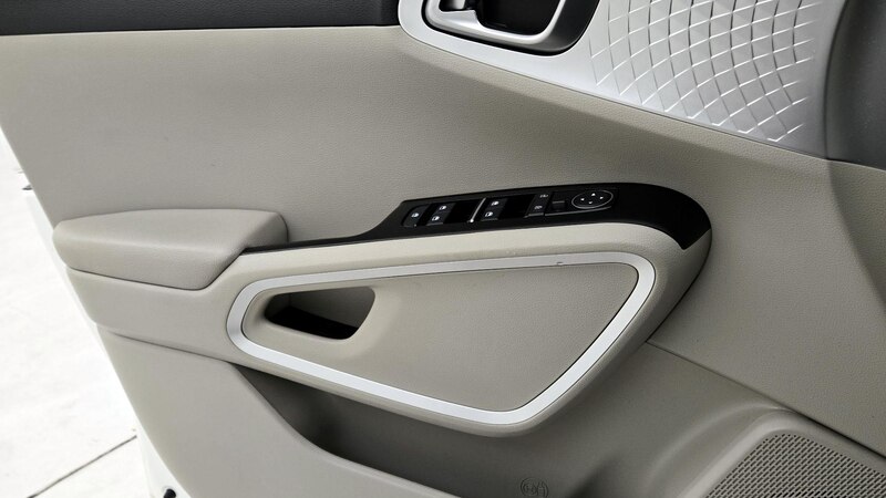2023 Kia Soul LX 12