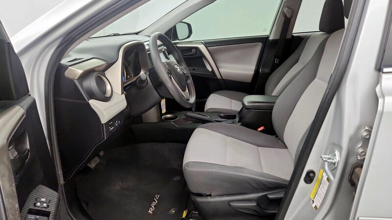 2015 Toyota RAV4 LE 9