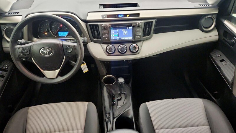 2015 Toyota RAV4 LE 8