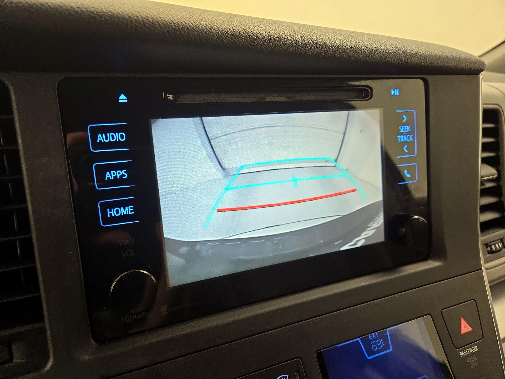 Thumbnail: 2015 Toyota Sienna - 14