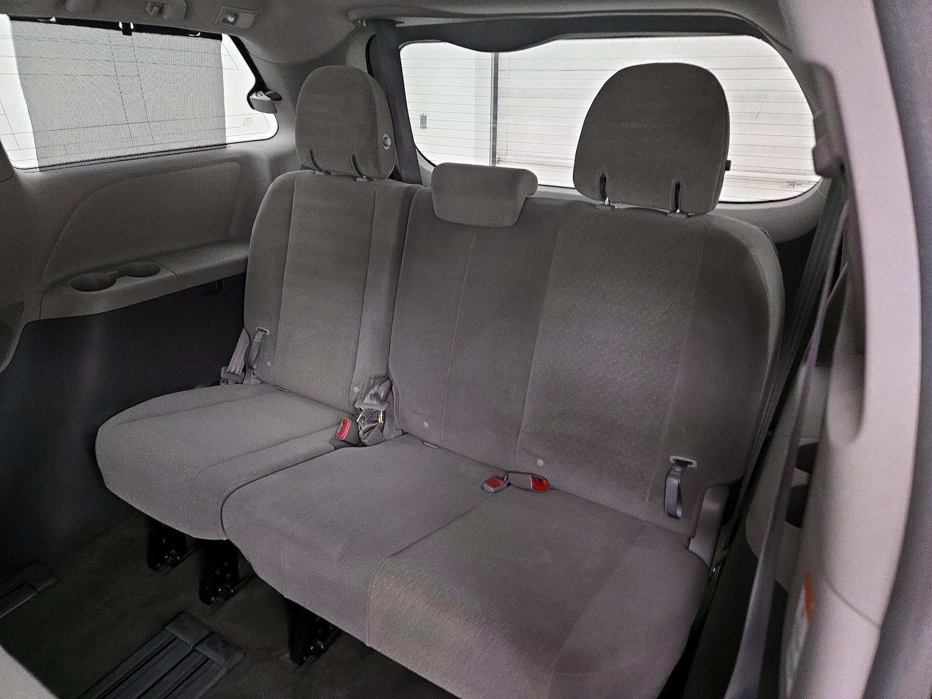 Thumbnail: 2015 Toyota Sienna - 20