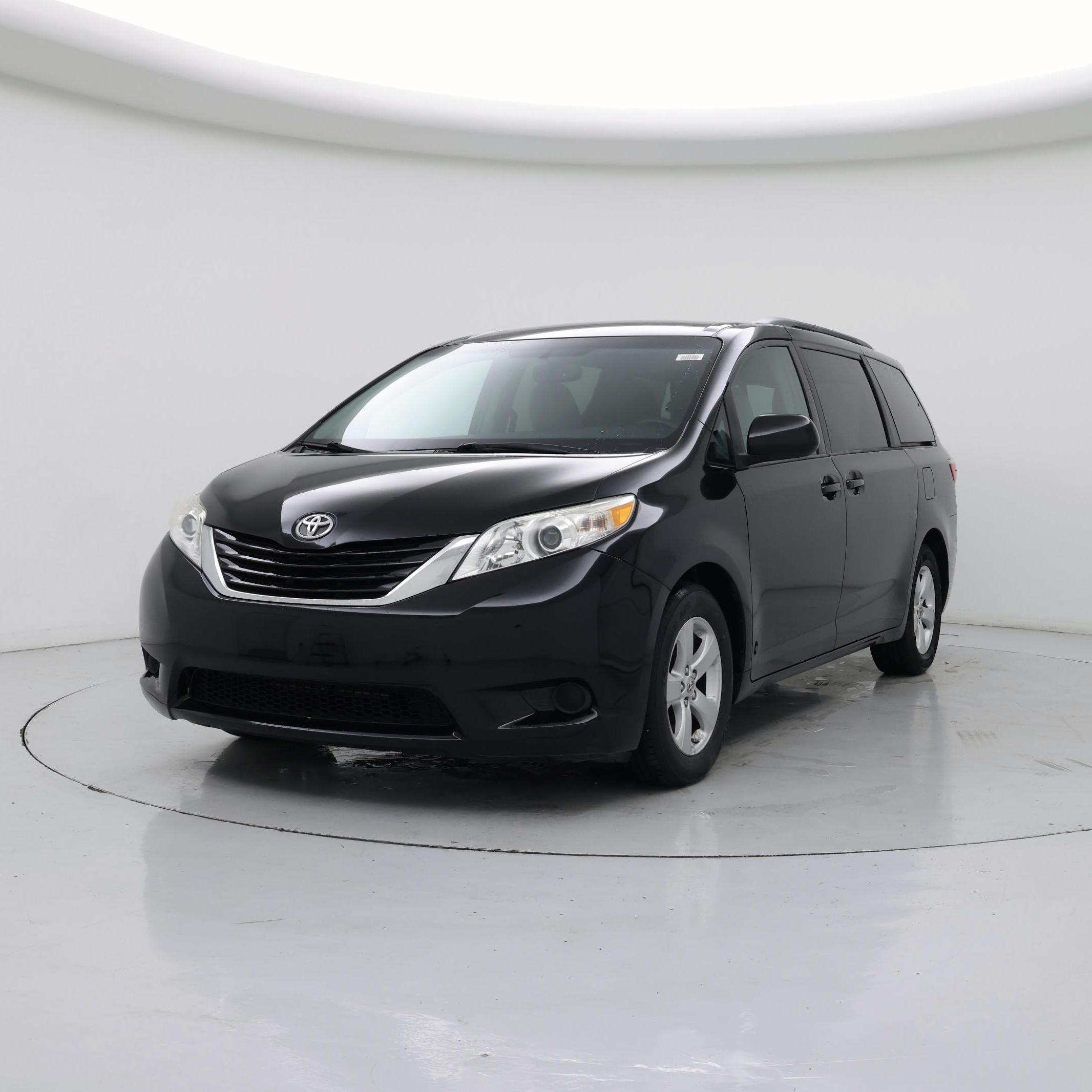 Thumbnail: 2015 Toyota Sienna - 4