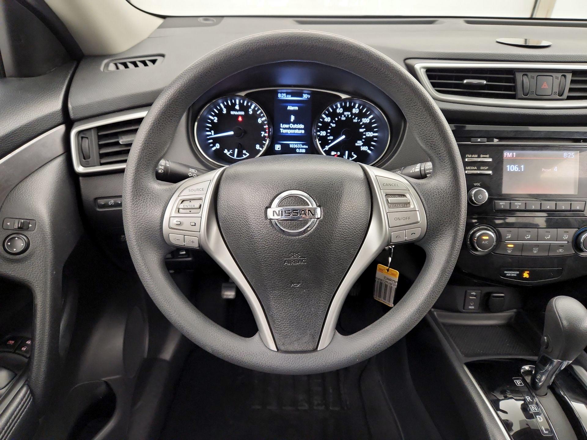 Thumbnail: 2015 Nissan Rogue - 10