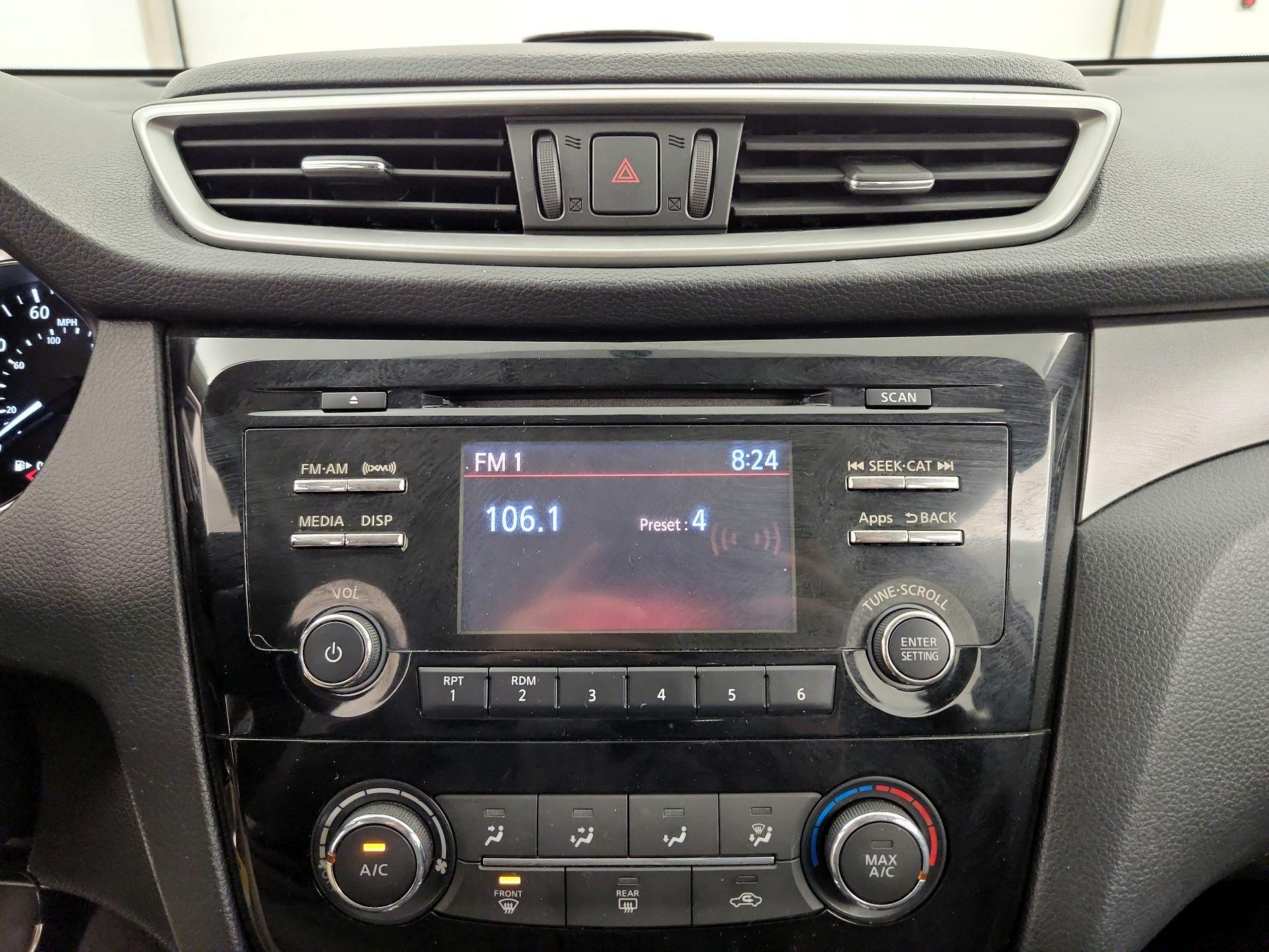 Thumbnail: 2015 Nissan Rogue - 15