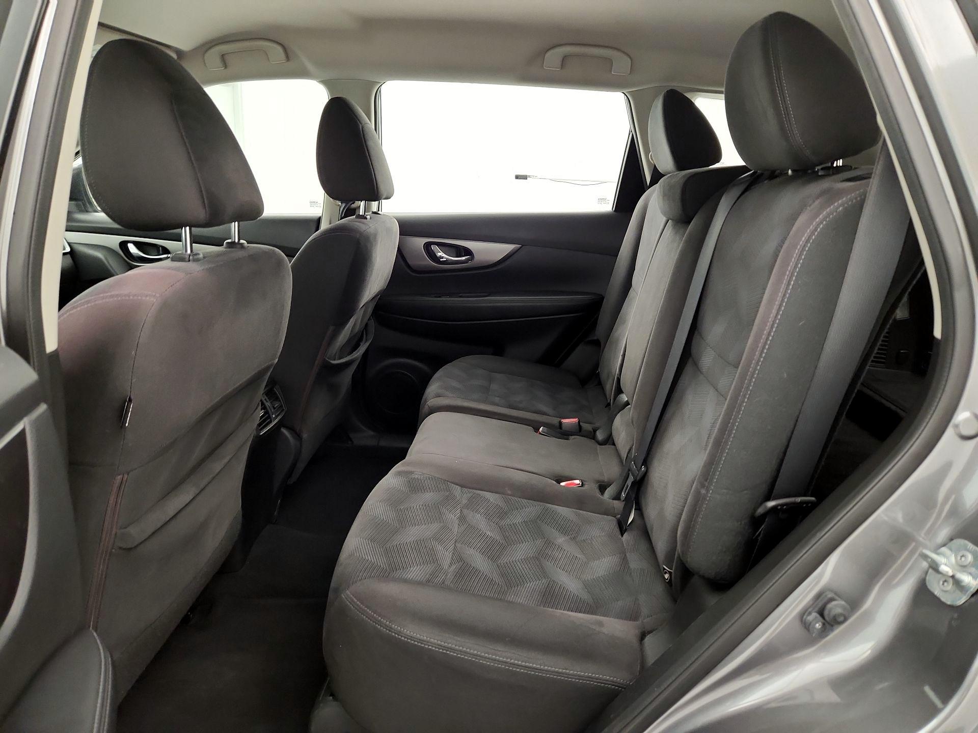 Thumbnail: 2015 Nissan Rogue - 19