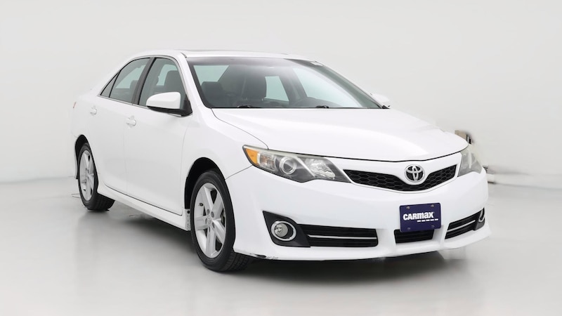 2014 Toyota Camry SE Hero Image