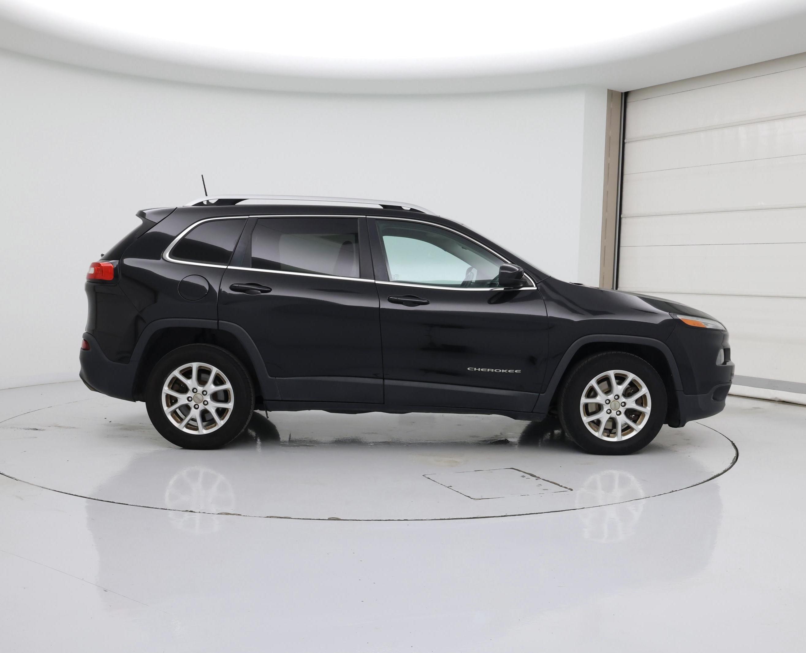 Thumbnail: 2016 Jeep Cherokee - 7