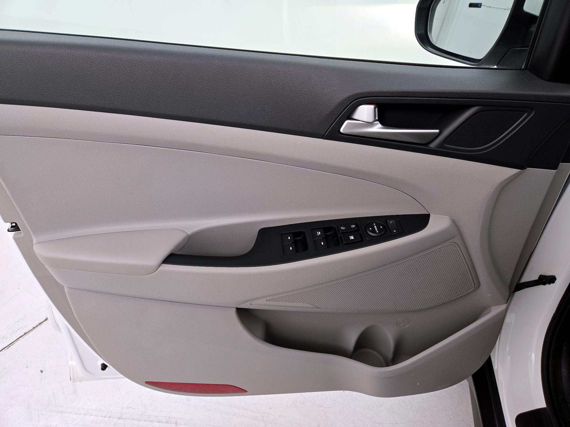 Thumbnail: 2020 Hyundai Tucson - 12