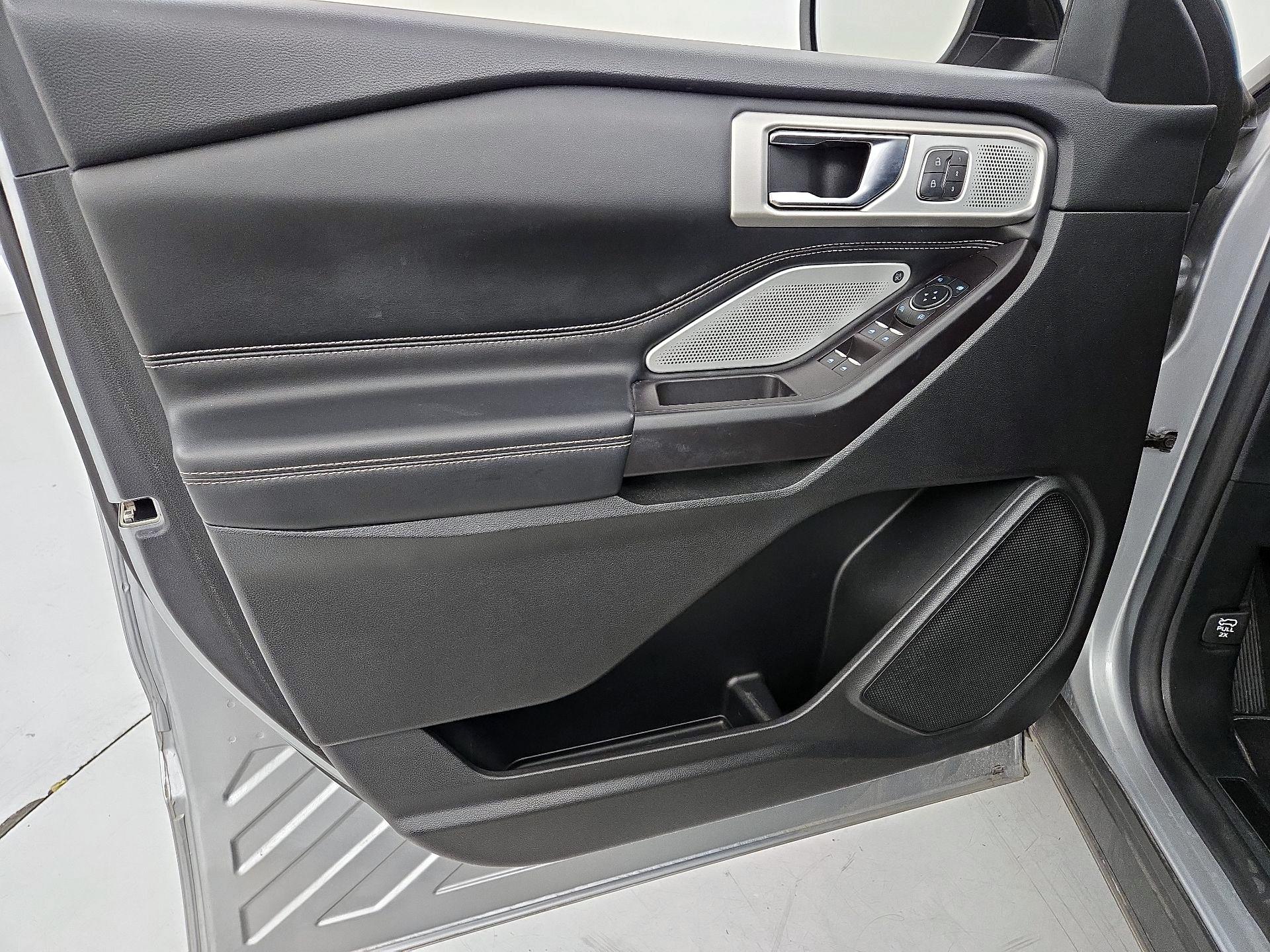 Thumbnail: 2020 Ford Explorer - 12