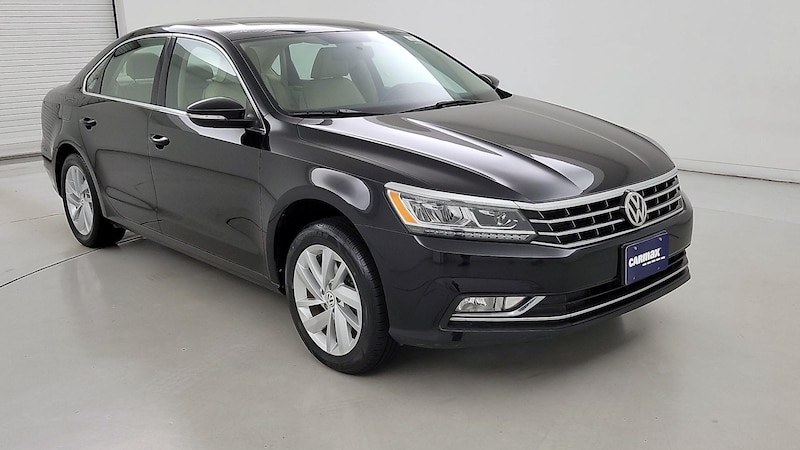 2018 Volkswagen Passat SE Hero Image