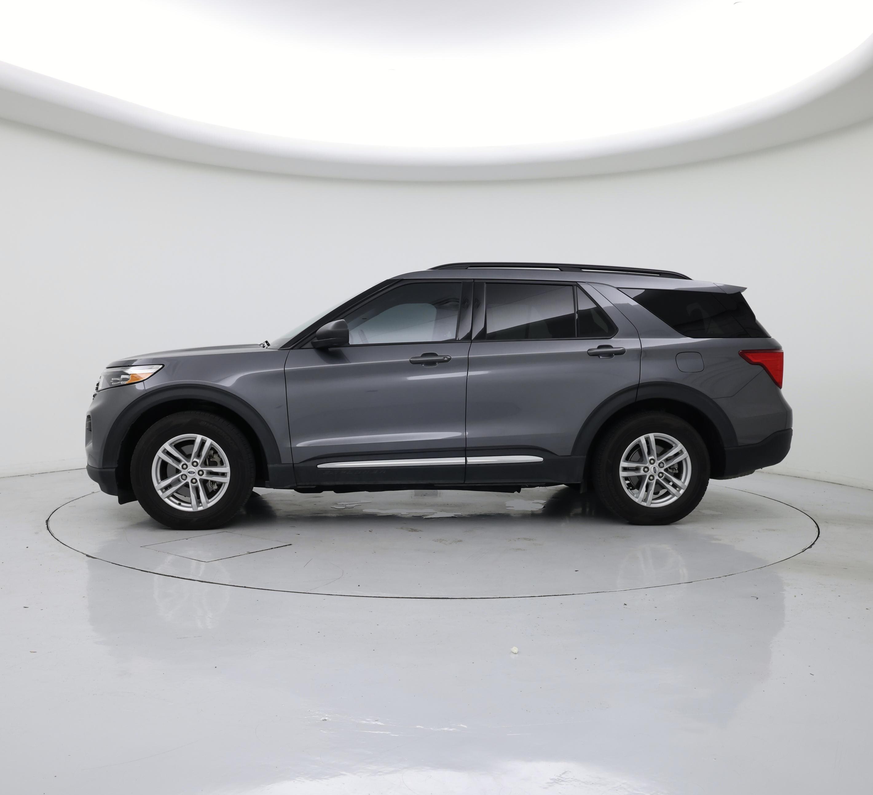 Thumbnail: 2022 Ford Explorer - 3