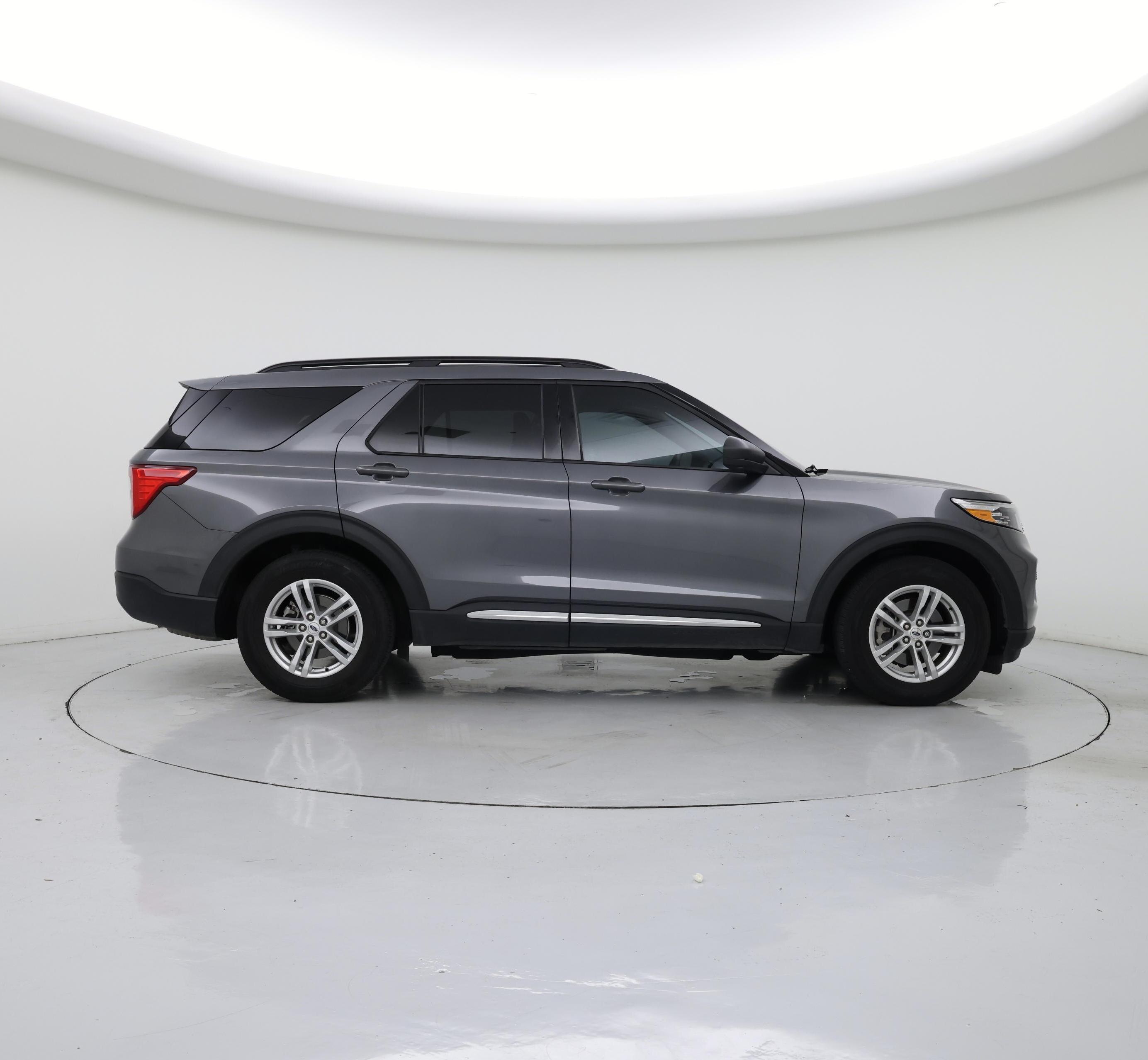 Thumbnail: 2022 Ford Explorer - 7