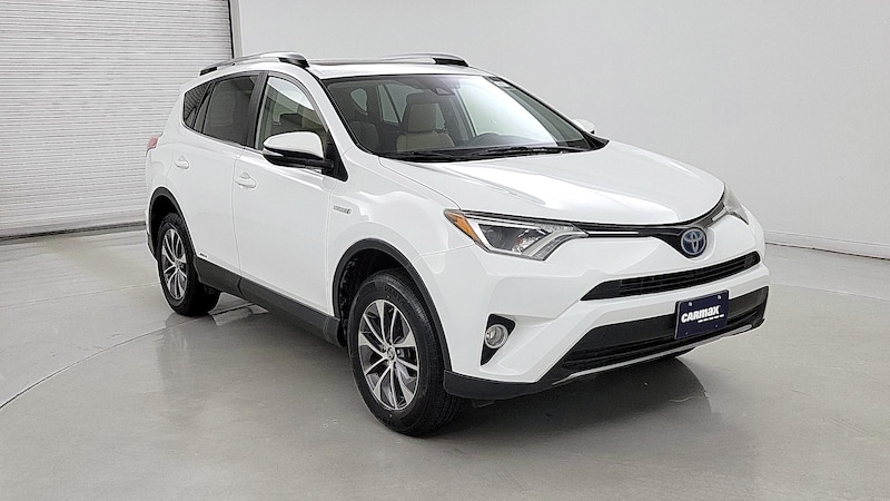 2017 Toyota RAV4 XLE Hero Image