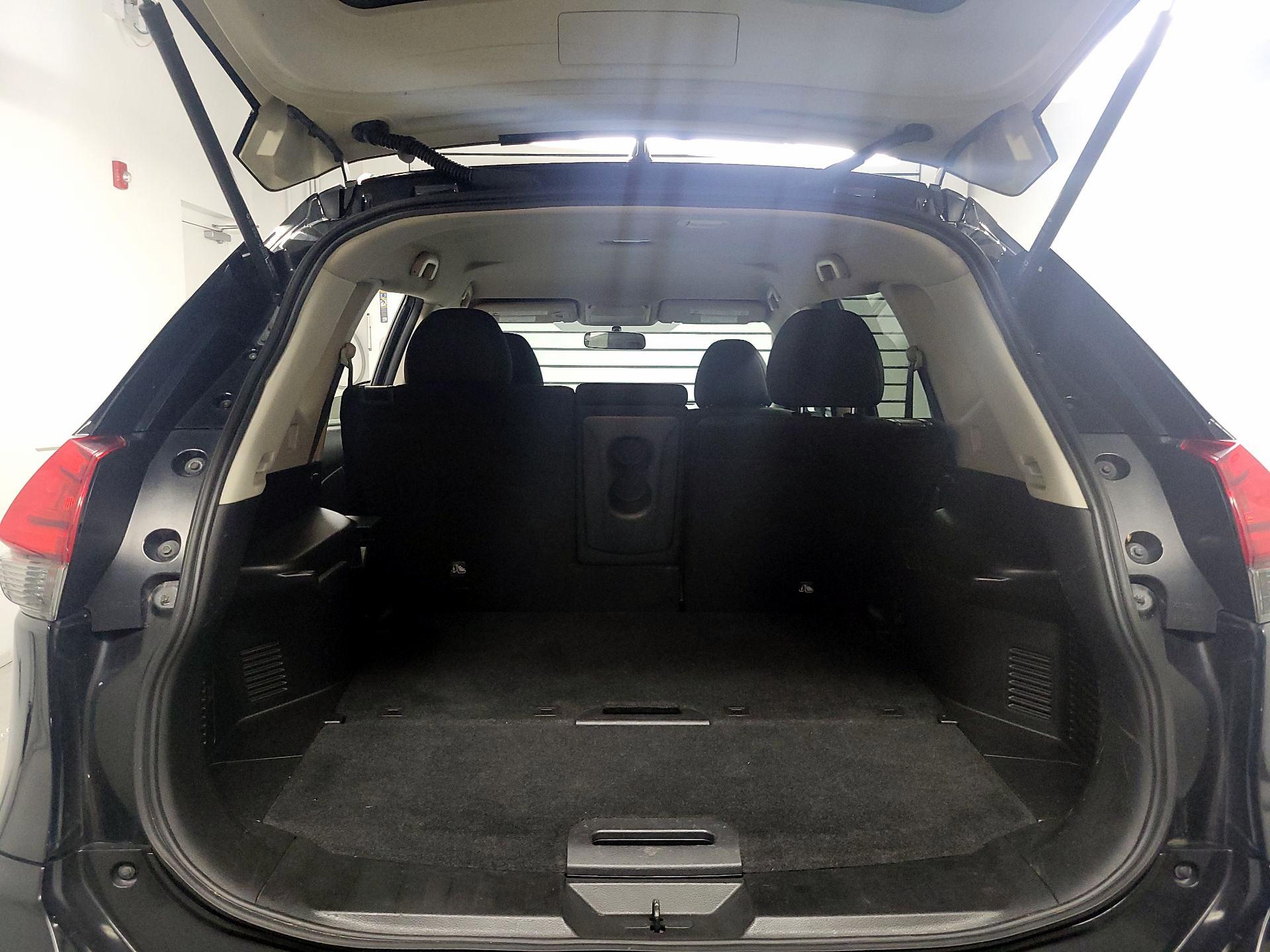 Thumbnail: 2017 Nissan Rogue - 20
