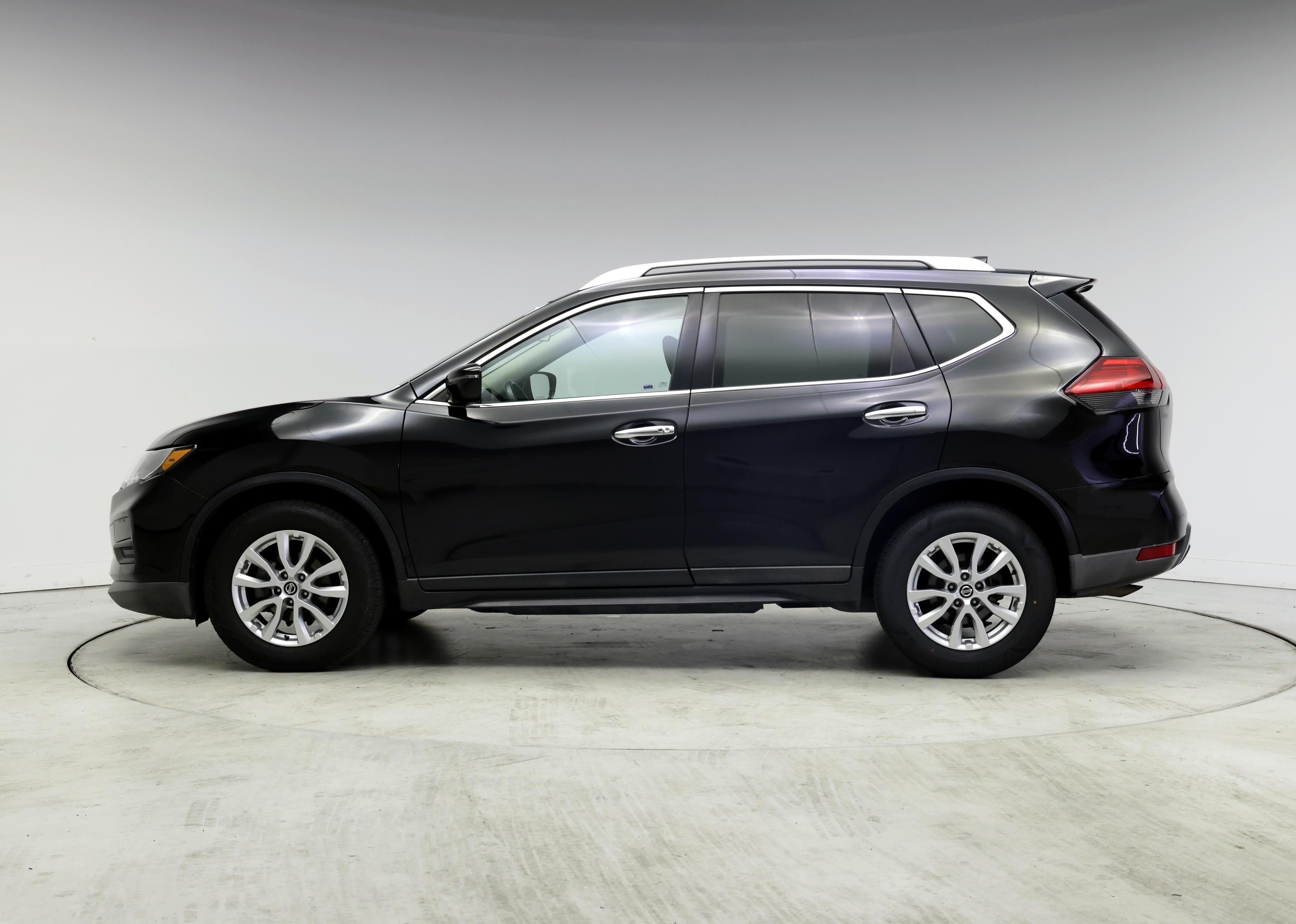 Thumbnail: 2017 Nissan Rogue - 3