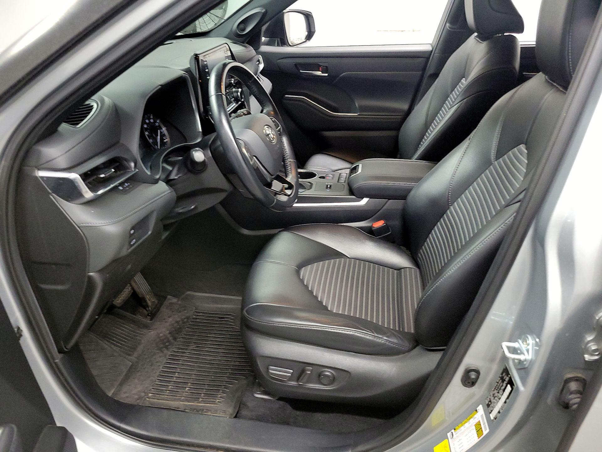 Thumbnail: 2021 Toyota Highlander - 11