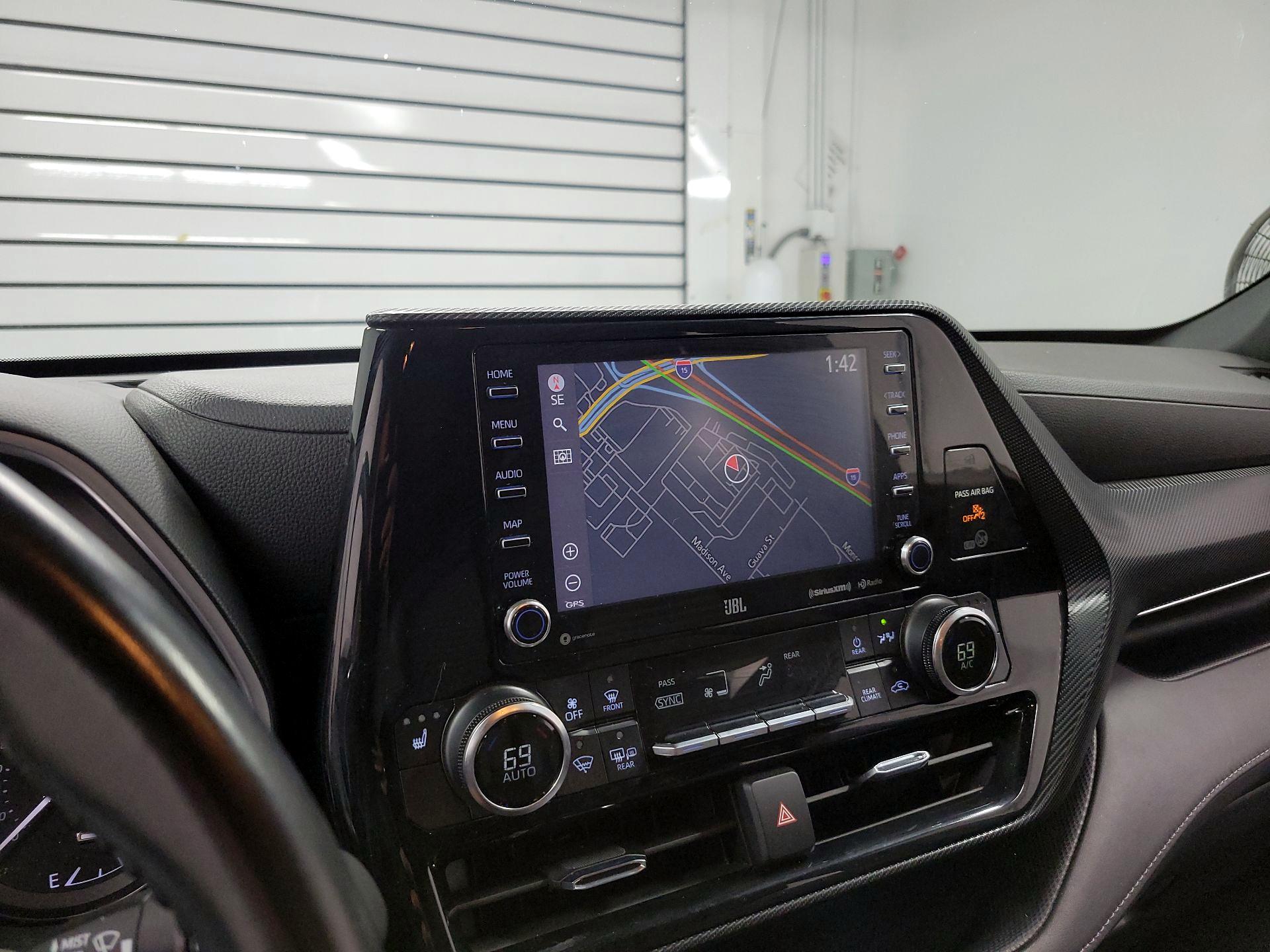 Thumbnail: 2021 Toyota Highlander - 14