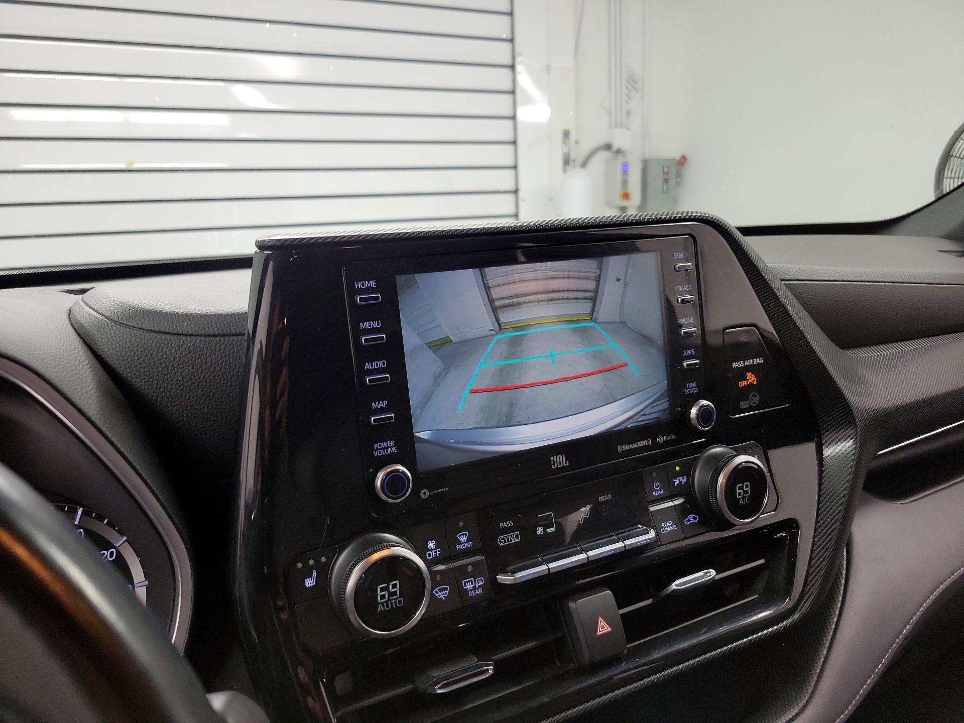 Thumbnail: 2021 Toyota Highlander - 15