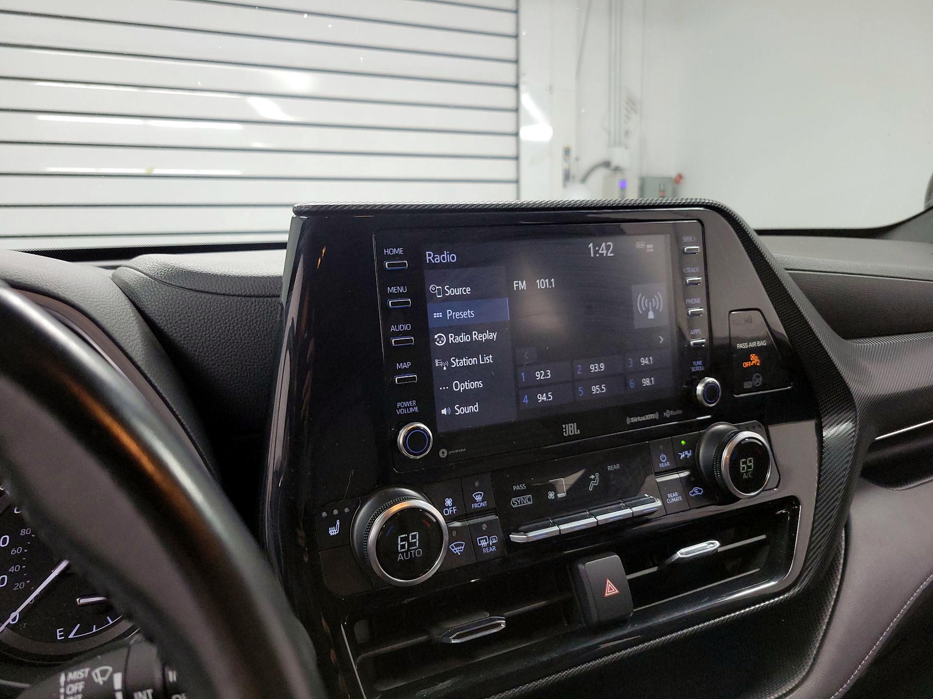 Thumbnail: 2021 Toyota Highlander - 16
