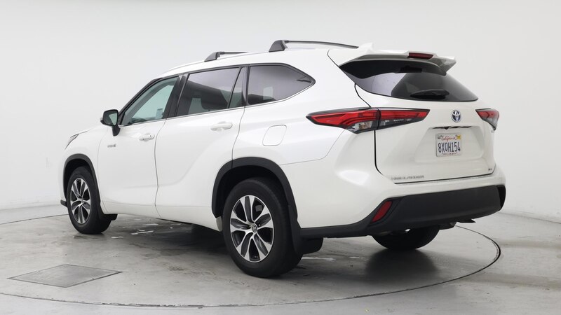 2021 Toyota Highlander XLE 2