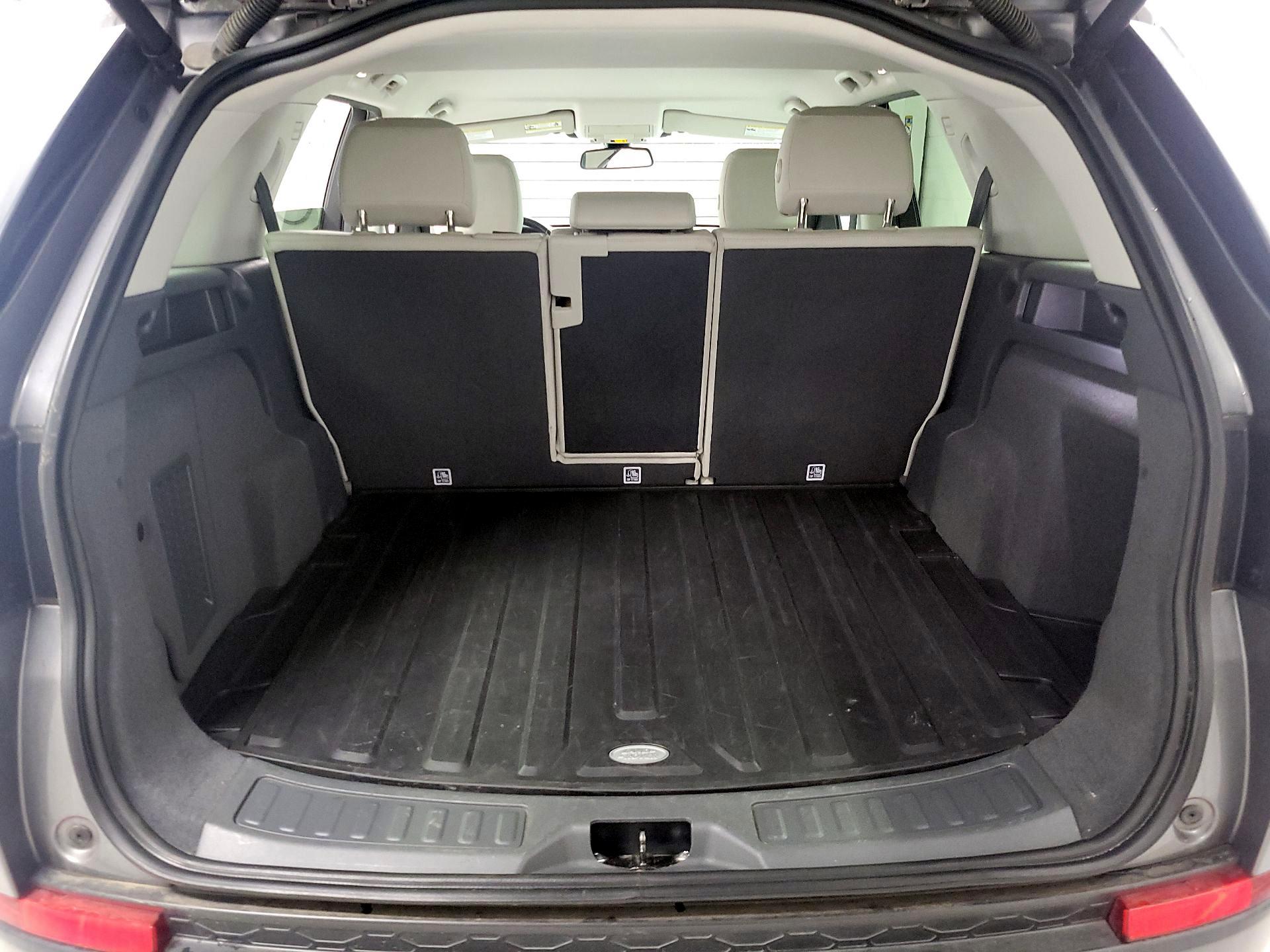 Thumbnail: 2016 Land Rover Discovery Sport - 18