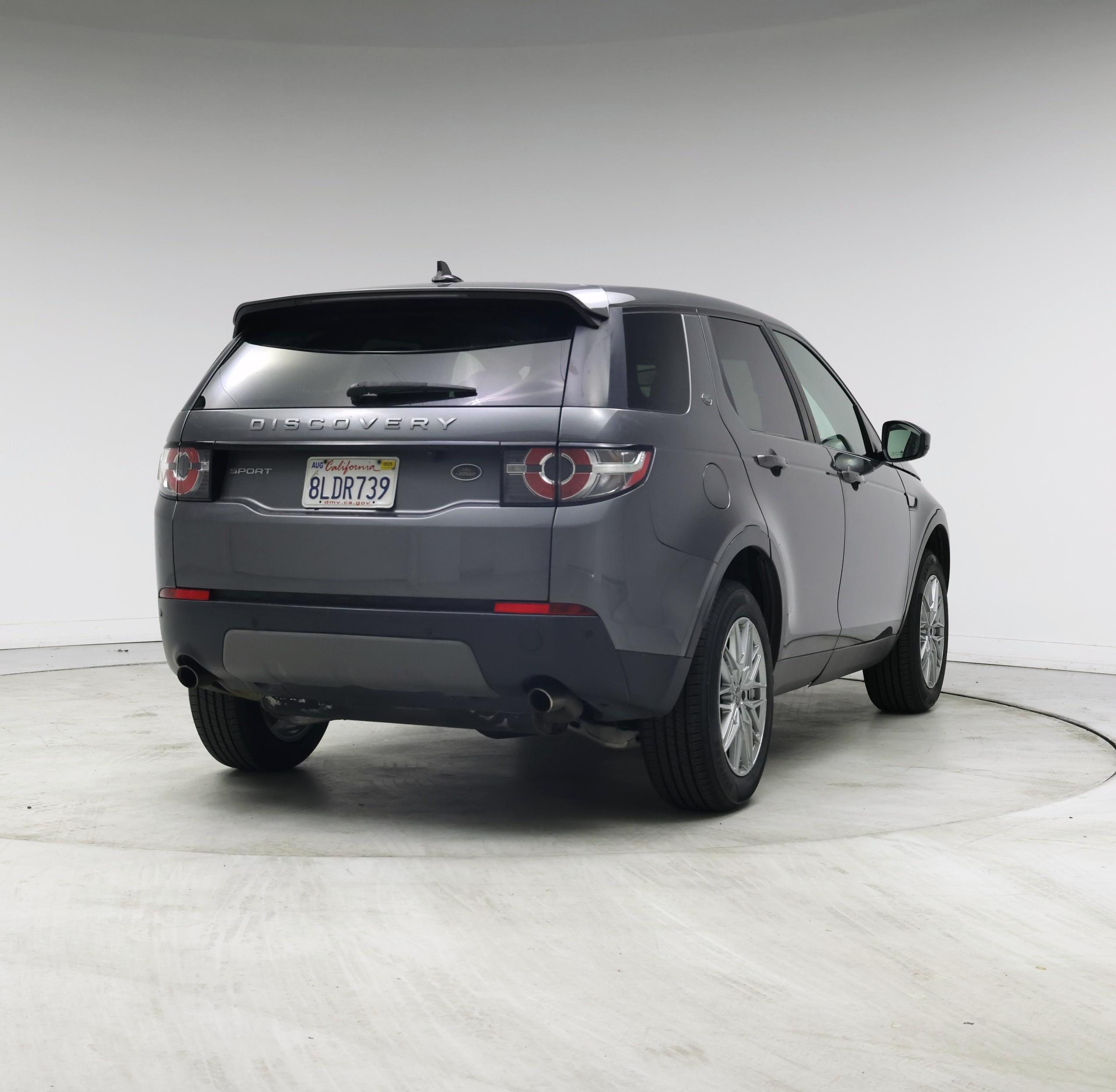 Thumbnail: 2016 Land Rover Discovery Sport - 8