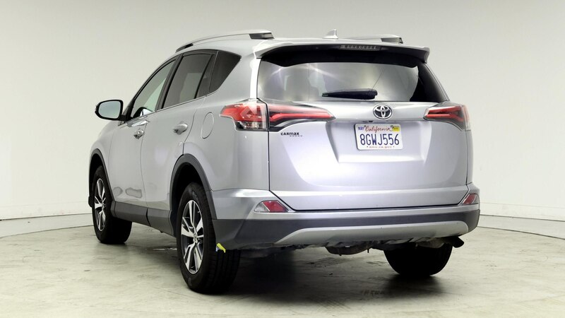 2018 Toyota RAV4 XLE 2