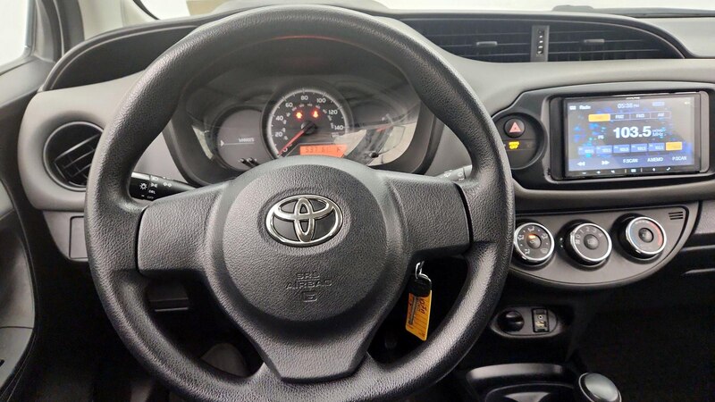 2015 Toyota Yaris L 10