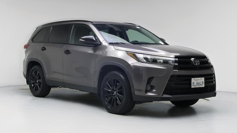 2019 Toyota Highlander SE Hero Image