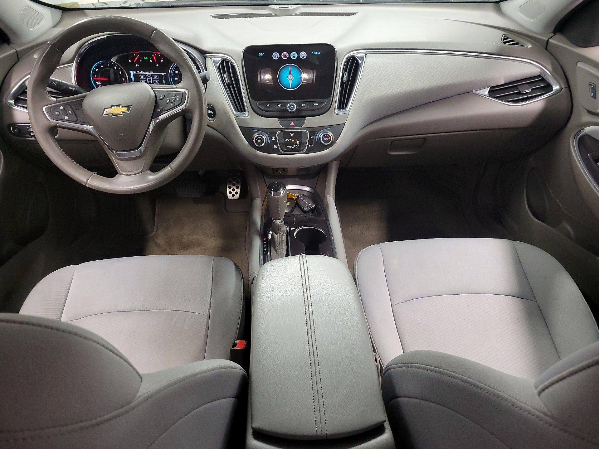 Thumbnail: 2016 Chevrolet Malibu - 9