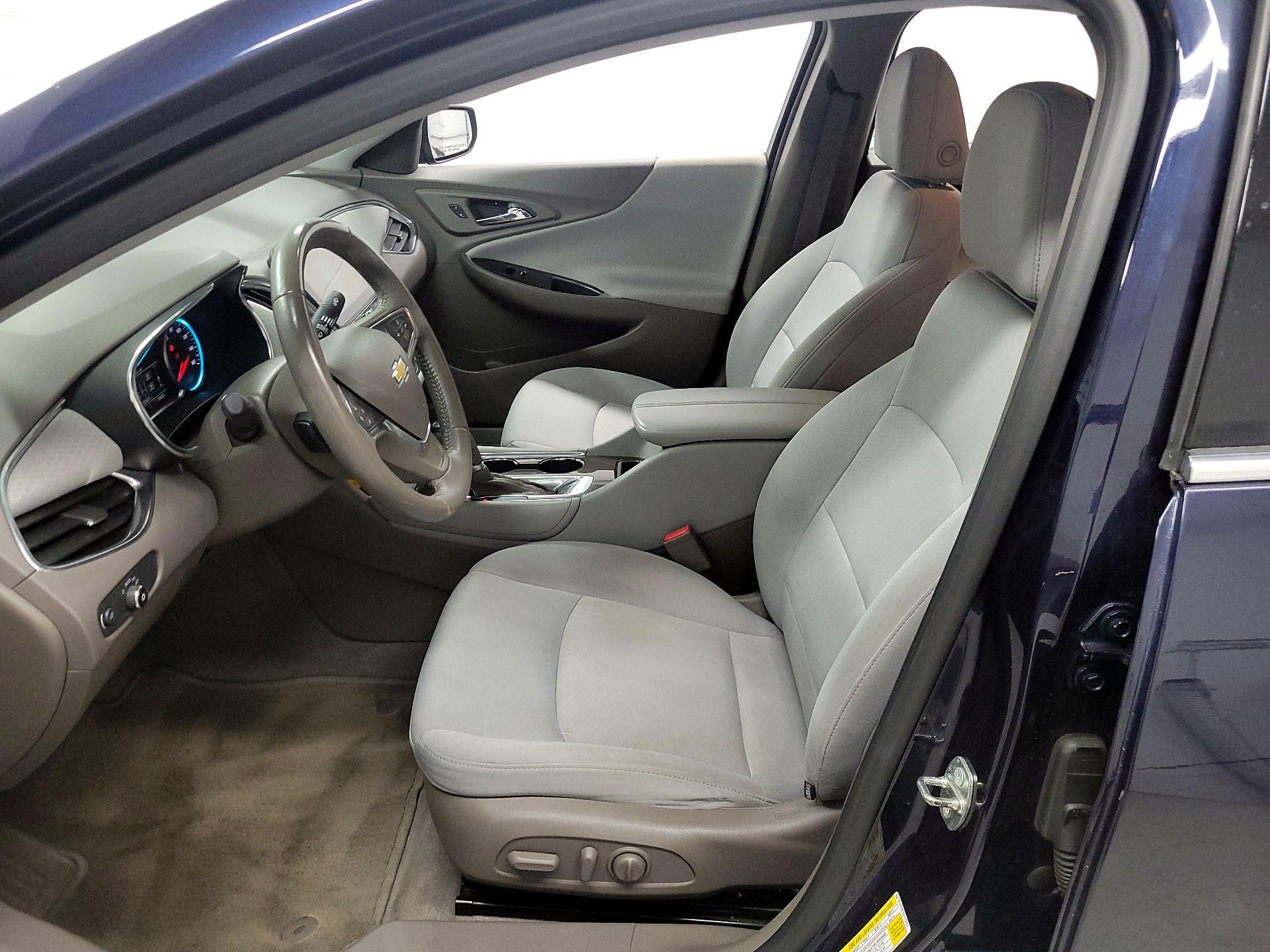 Thumbnail: 2016 Chevrolet Malibu - 11
