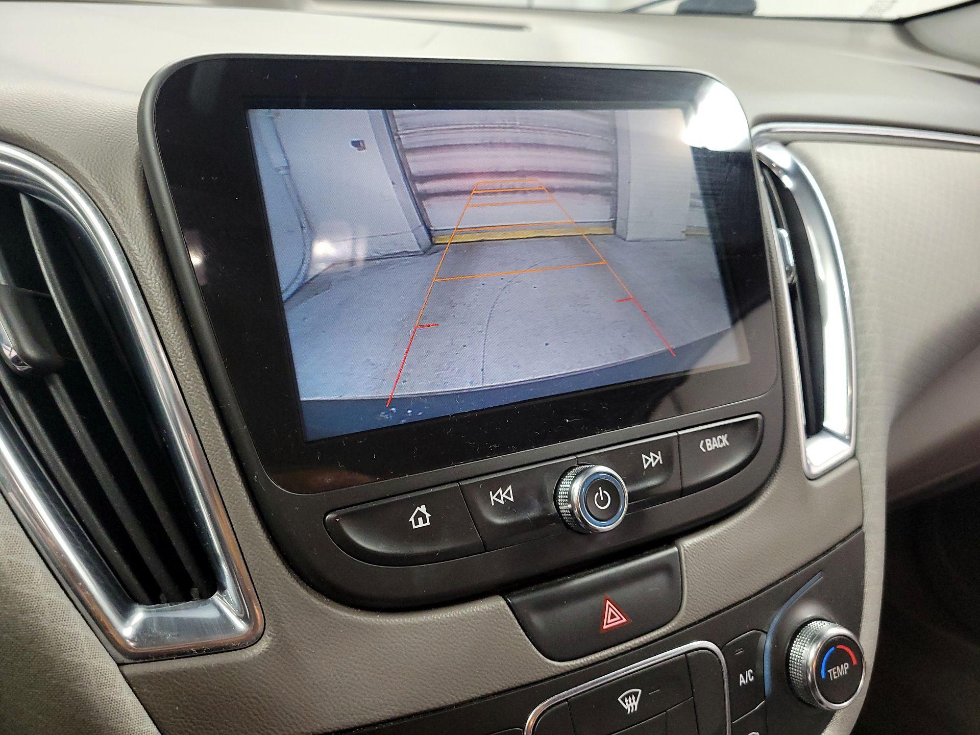 Thumbnail: 2016 Chevrolet Malibu - 14