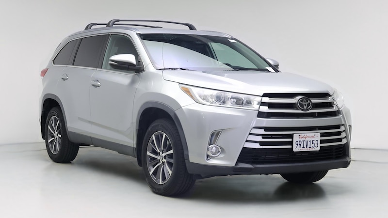 2019 Toyota Highlander XLE Hero Image