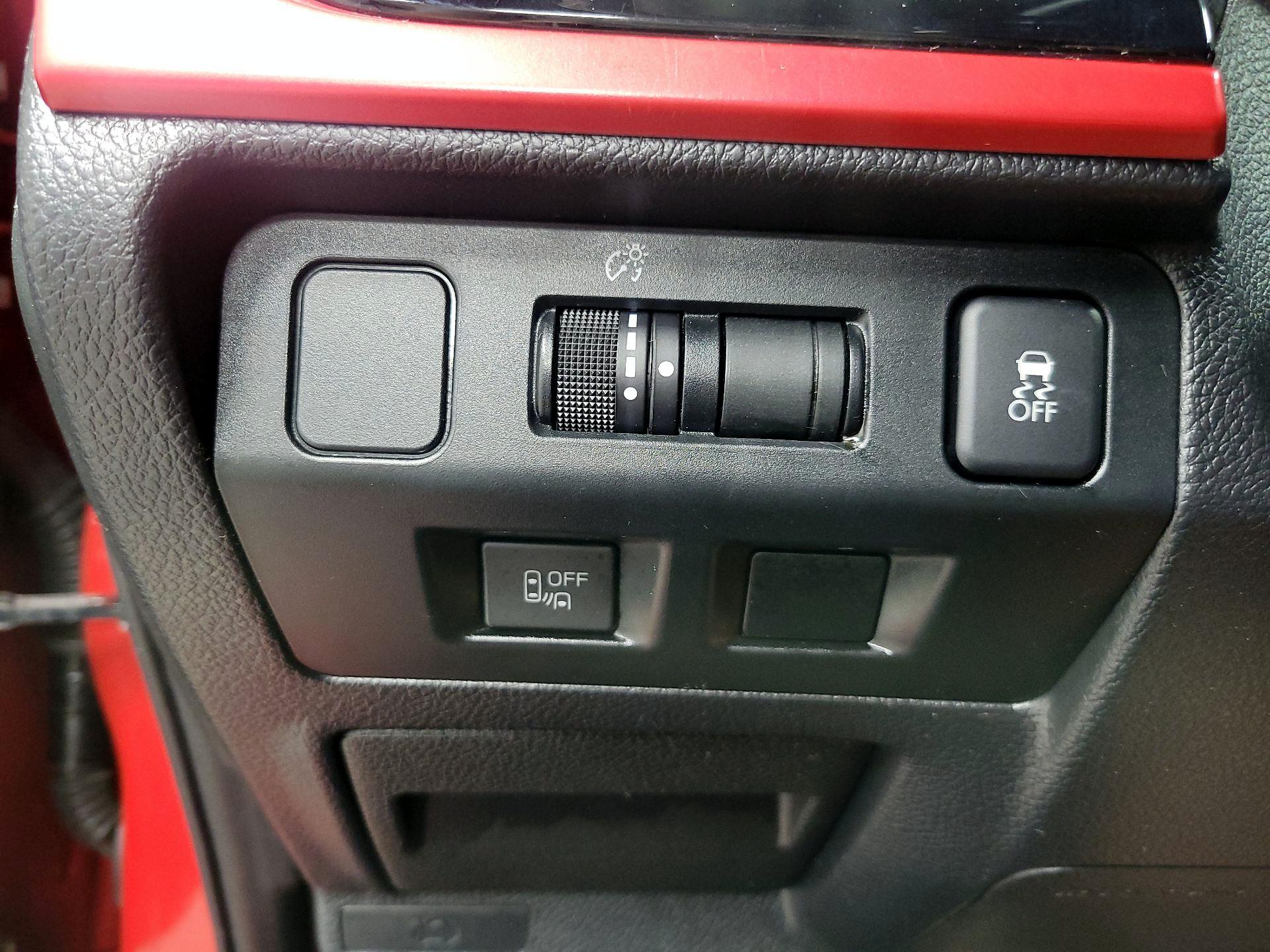 Thumbnail: 2017 Subaru Crosstrek - 13