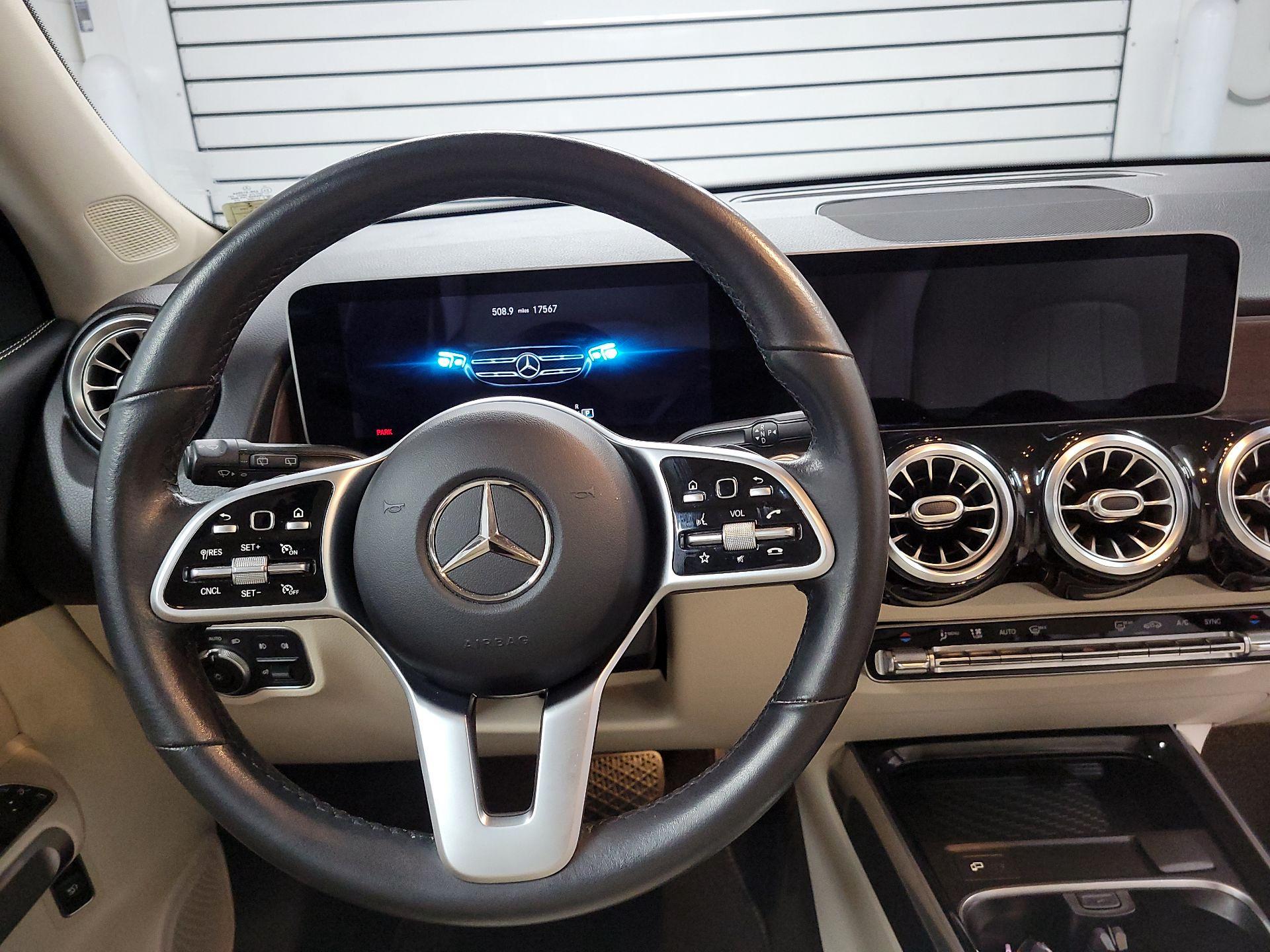 Thumbnail: 2021 Mercedes-Benz GLB - 10