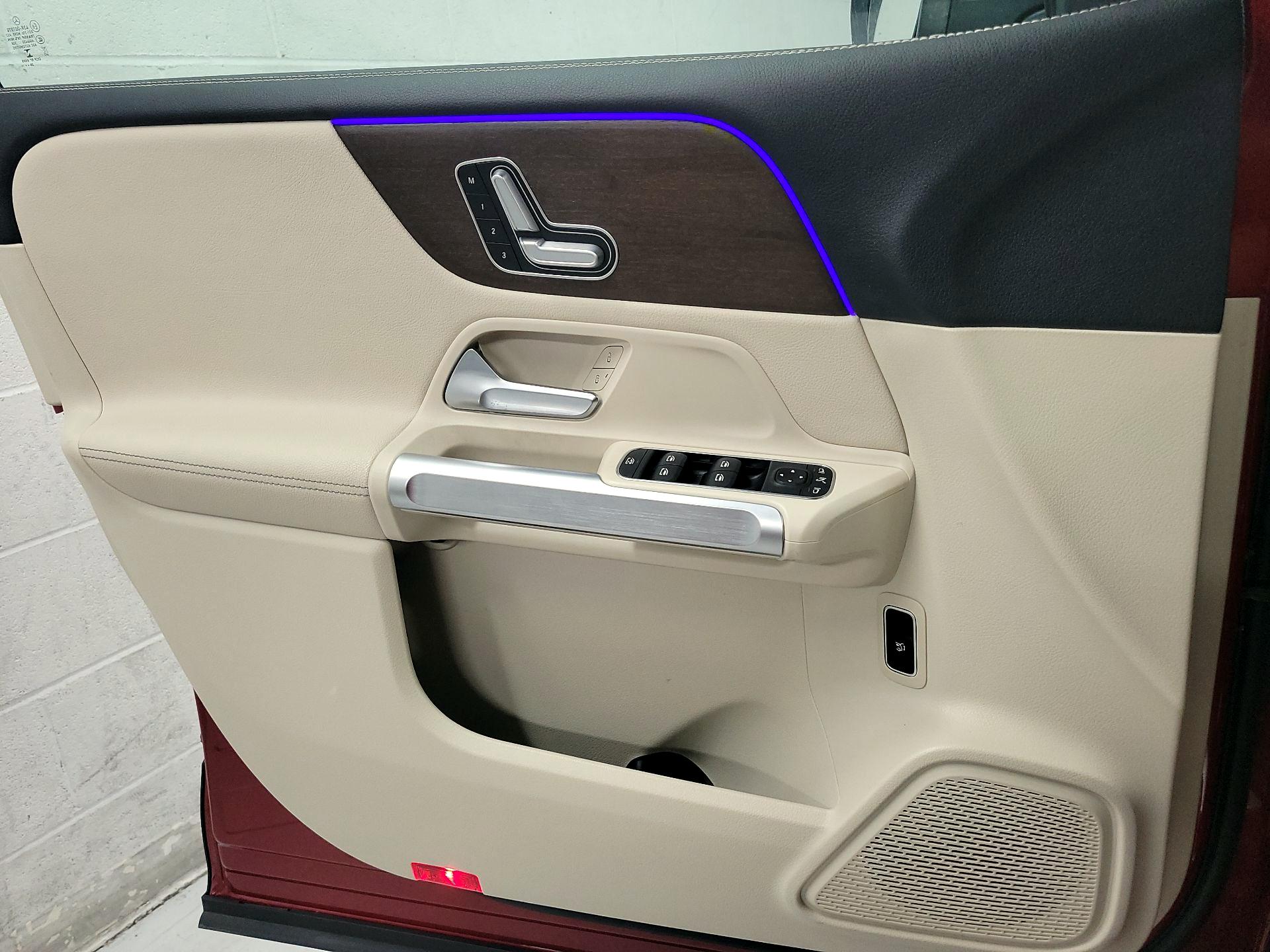 Thumbnail: 2021 Mercedes-Benz GLB - 12