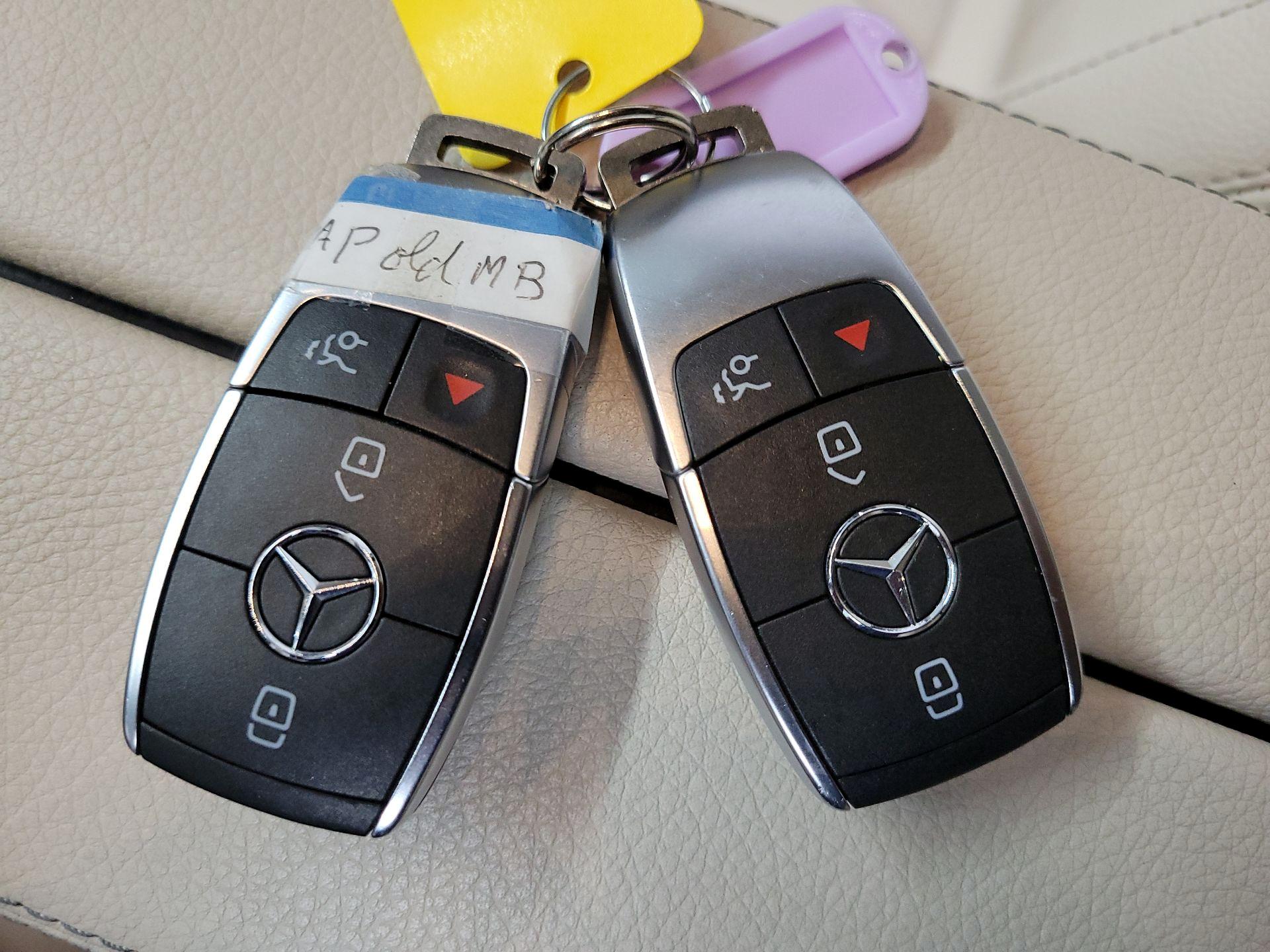 Thumbnail: 2021 Mercedes-Benz GLB - 20