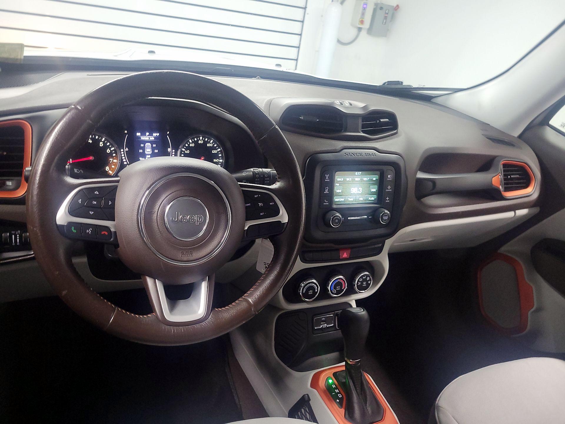 Thumbnail: 2015 Jeep Renegade - 9