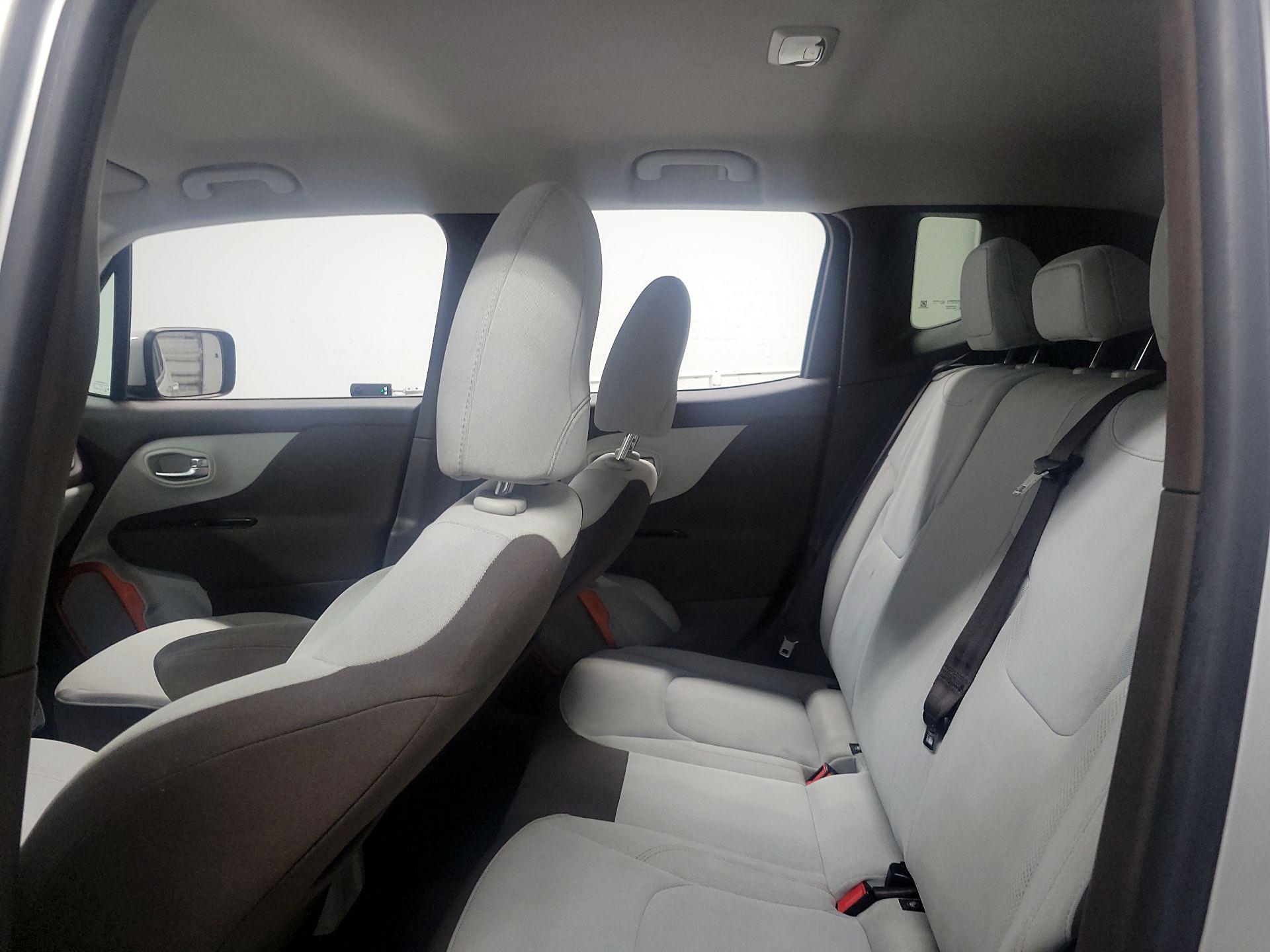 Thumbnail: 2015 Jeep Renegade - 19