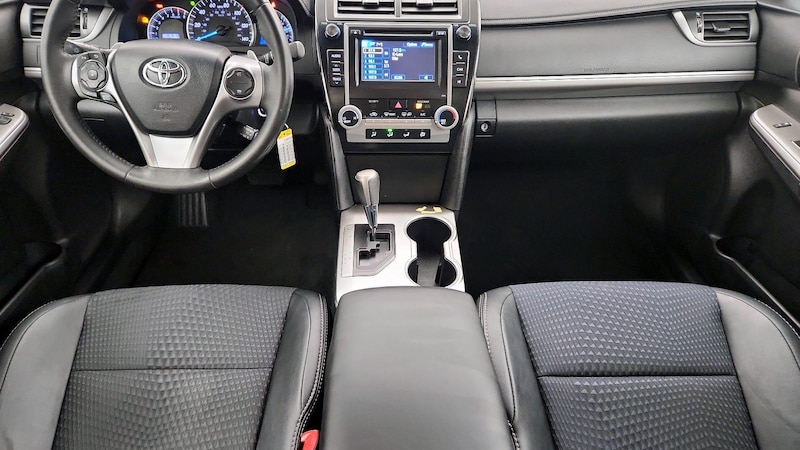 2013 Toyota Camry SE 9