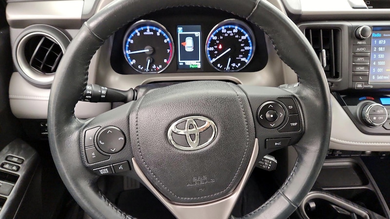 2017 Toyota RAV4 Platinum 10