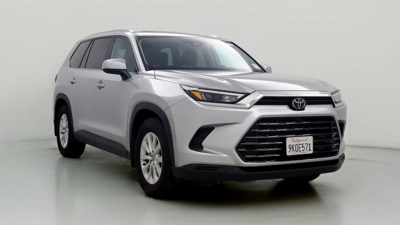 2024 Toyota Highlander XLE Hero Image