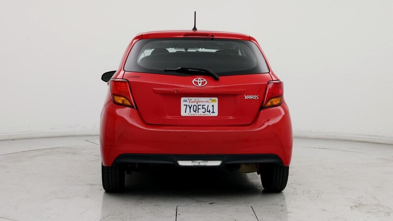 2015 Toyota Yaris L 6