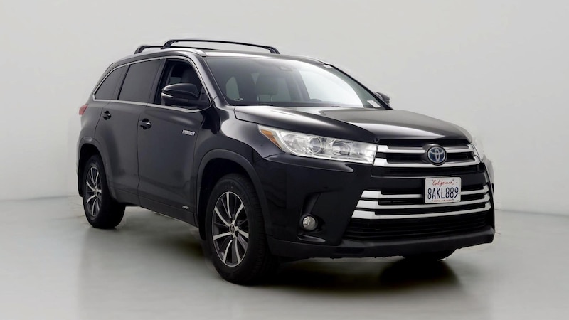 2017 Toyota Highlander XLE Hero Image